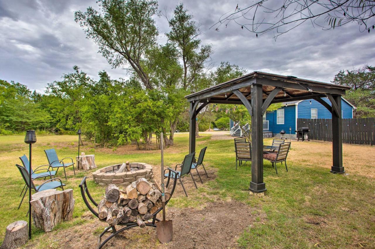 Pottsboro Home With Fire Pit Less Than 1 Mi To Lake Texoma! Exterior photo